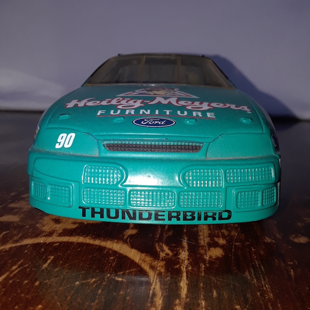 Mike Wallace #90 Heilig-Meyers 1995 Nascar Racing Champions 1:24 Scale Car - Picture 6 of 12